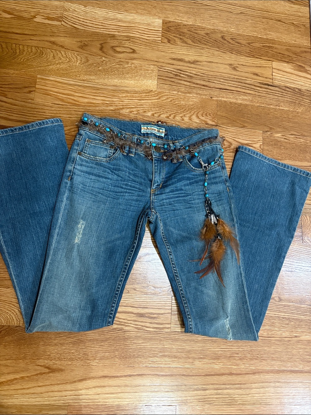 Allen B. By Allen Schwartz Denim Flare Jeans with Feather Accent and belt 28 Y2K